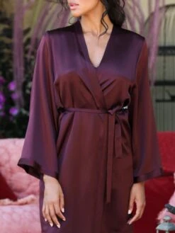 100% Seide Morgenmantel Lang LAURIAN Uni Von Marjolaine -TraumMode Verkäufe morgenmantel laser laurian soie unie aubergine marjolaine 8 1 1 1