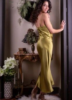 100% Seide Nachtkleid Lang SOIE ODANA Uni Marjolaine -TraumMode Verkäufe nachtkleid seide linde goldgruen odana marjolaine 3 8 1