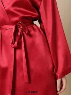 100% Seide Morgenmantel SOIE LASER Uni Von Marjolaine -TraumMode Verkäufe seide morgenmantel laser laurian rot soie unie marjolaine 2 1 2