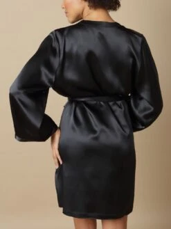 100% Seide Morgenmantel SOIE LASER Uni Von Marjolaine -TraumMode Verkäufe seide morgenmantel laser schwarz soie unie marjolaine 8