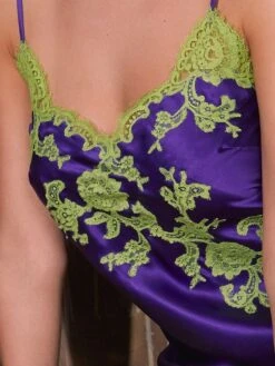 100% Seide Neglige GEMMA No. 4 Calais Spitze Marjolaine -TraumMode Verkäufe seide neglige gemma 3gem0120 lila gruen.marjolaine 2 1 1