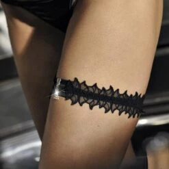 Strumpfband Aus Spitze MEMENTO Von R Crescentini -TraumMode Verkäufe strumpfband spitze memento schwarz r crescentini 1